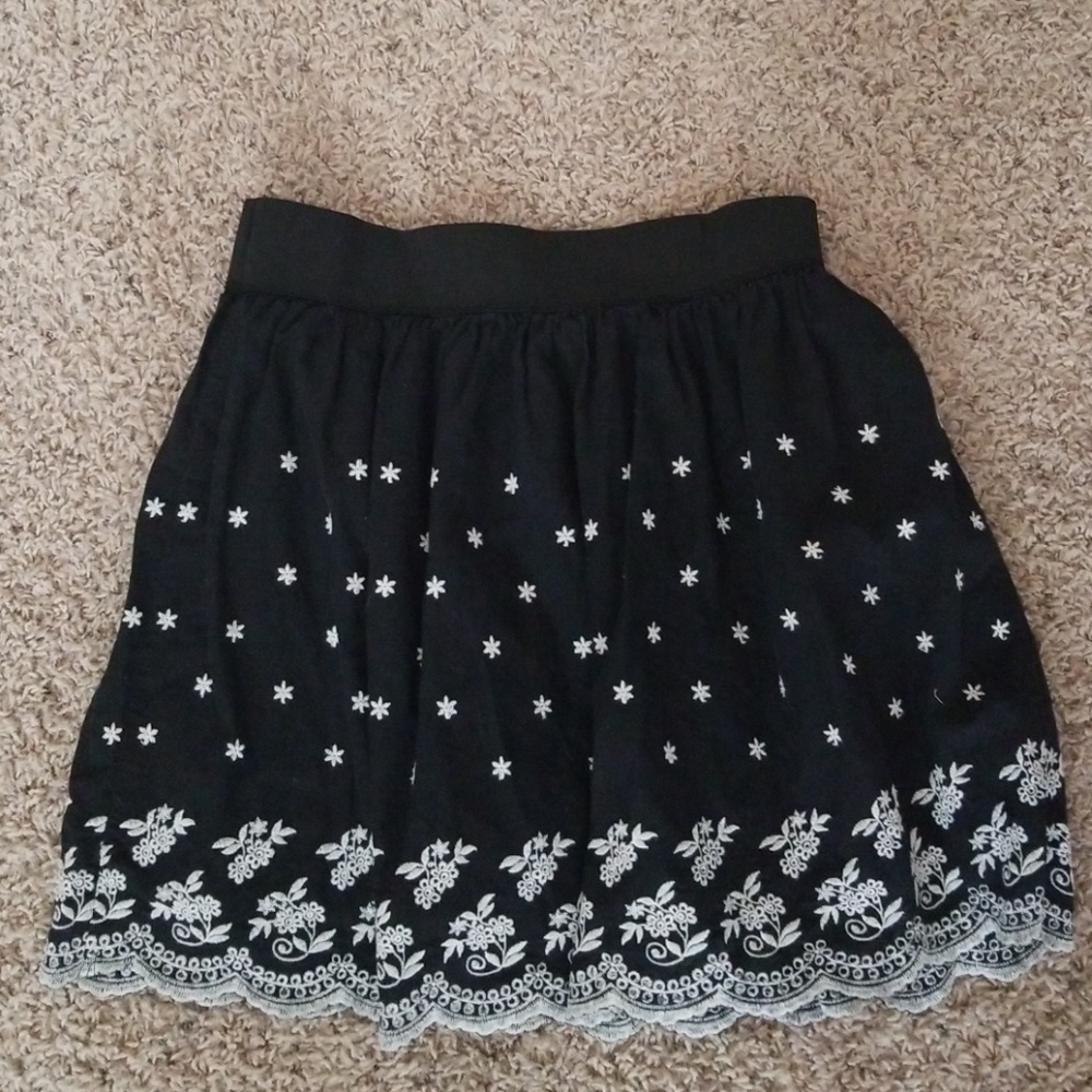 Phapsidy Black Skirt with Stiching